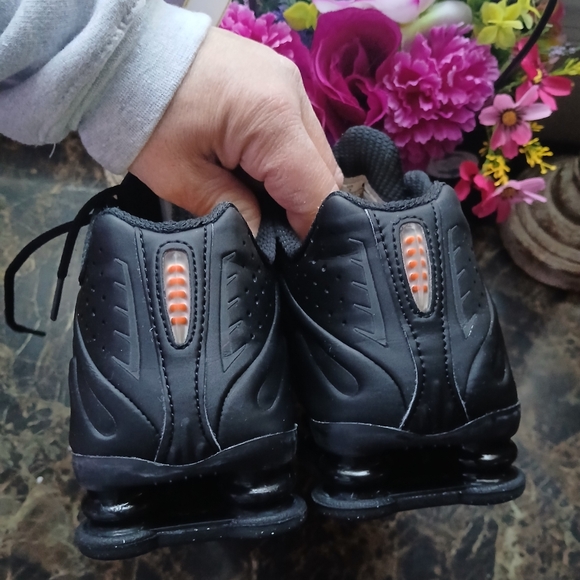 Nike Shox R4 Athletic/Lifestyle Streetwear Shoes Size 7 for Women - Picture 9 of 11